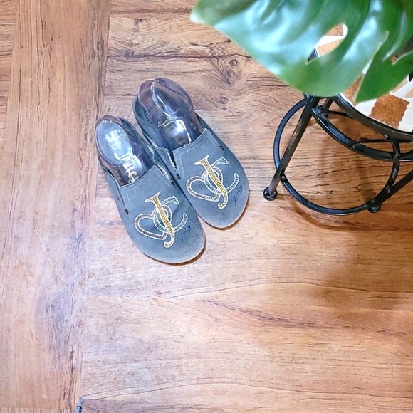 Juicy Couture Shoes - JUICY COUTURE CLOGS - VERY GOOD CONDITION - SOFT SHERPA LINING SIZE 7